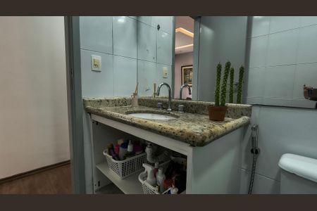 Apartamento à venda com 83m², 3 quartos e 2 vagas Apartamento à venda com 83m², 3 quartos e 2 vagasBanheiro Social