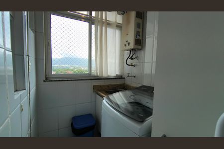 Apartamento à venda com 83m², 3 quartos e 2 vagas Apartamento à venda com 83m², 3 quartos e 2 vagasCozinha e Área de Serviço