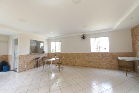 Apartamento para alugar com 44m², 2 quartos e 1 vaga Apartamento para alugar com 44m², 2 quartos e 1 vagaÁrea comum - Salão de festas