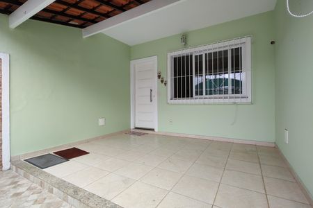 Casa de condomínio à venda com 95m², 2 quartos e 2 vagas Casa de condomínio à venda com 95m², 2 quartos e 2 vagasVaranda