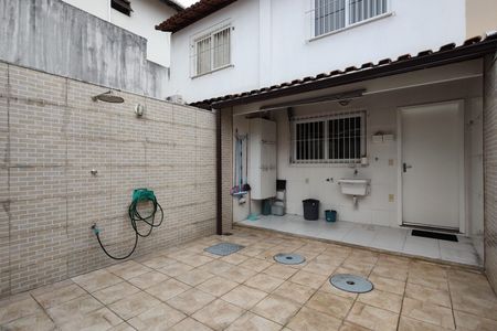Casa de condomínio à venda com 95m², 2 quartos e 2 vagas Casa de condomínio à venda com 95m², 2 quartos e 2 vagasQuintal