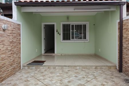 Casa de condomínio à venda com 95m², 2 quartos e 2 vagas Casa de condomínio à venda com 95m², 2 quartos e 2 vagasVaranda