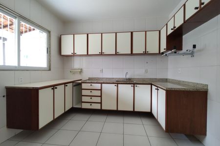 Casa de condomínio à venda com 95m², 2 quartos e 2 vagas Casa de condomínio à venda com 95m², 2 quartos e 2 vagasCozinha - Armários