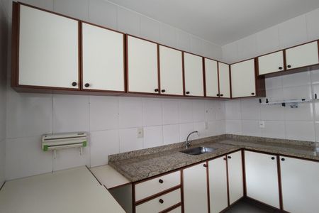 Casa de condomínio à venda com 95m², 2 quartos e 2 vagas Casa de condomínio à venda com 95m², 2 quartos e 2 vagasCozinha - Armários