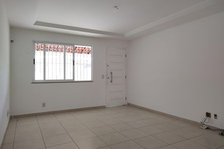 Casa de condomínio à venda com 95m², 2 quartos e 2 vagas Casa de condomínio à venda com 95m², 2 quartos e 2 vagasSala