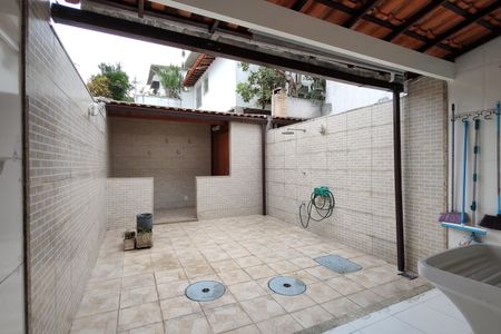 Casa de condomínio à venda com 95m², 2 quartos e 2 vagas Casa de condomínio à venda com 95m², 2 quartos e 2 vagasQuintal