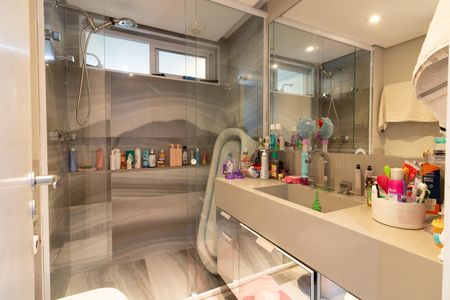 Apartamento à venda com 180m², 3 quartos e 3 vagasBanheiro da Suíte 1