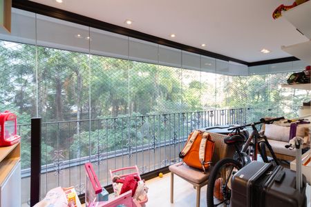 Apartamento à venda com 180m², 3 quartos e 3 vagasVaranda