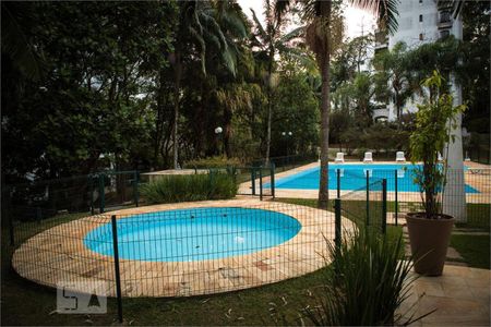 Apartamento à venda com 180m², 3 quartos e 3 vagasÁrea comum - Piscina