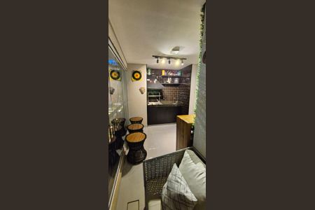 Apartamento à venda com 81m², 3 quartos e 2 vagas Apartamento à venda com 81m², 3 quartos e 2 vagasVaranda