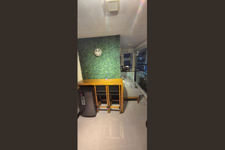 Apartamento à venda com 81m², 3 quartos e 2 vagas Apartamento à venda com 81m², 3 quartos e 2 vagasVaranda