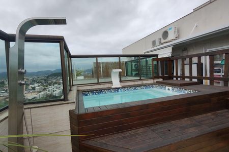 Apartamento à venda com 234m², 4 quartos e 3 vagas Apartamento à venda com 234m², 4 quartos e 3 vagasCobertura