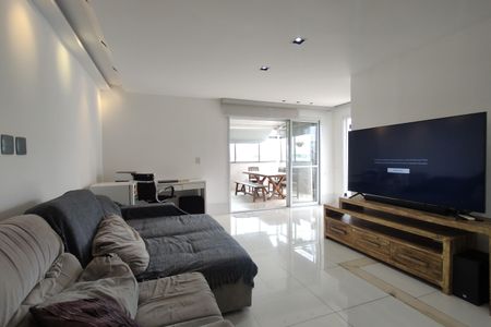 Apartamento à venda com 234m², 4 quartos e 3 vagas Apartamento à venda com 234m², 4 quartos e 3 vagasSala 2