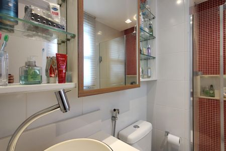 Apartamento à venda com 234m², 4 quartos e 3 vagas Apartamento à venda com 234m², 4 quartos e 3 vagasBanheiro da Suíte 2