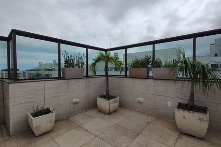 Apartamento à venda com 234m², 4 quartos e 3 vagas Apartamento à venda com 234m², 4 quartos e 3 vagasCobertura