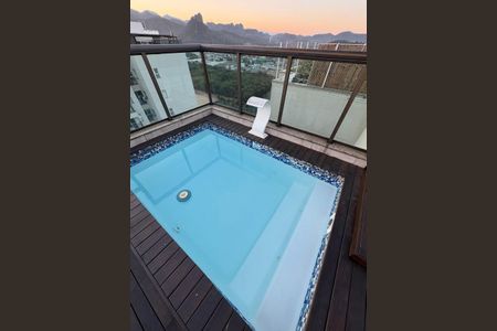 Apartamento à venda com 234m², 4 quartos e 3 vagas Apartamento à venda com 234m², 4 quartos e 3 vagasCobertura