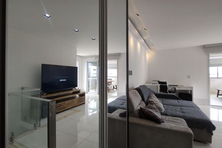 Apartamento à venda com 234m², 4 quartos e 3 vagas Apartamento à venda com 234m², 4 quartos e 3 vagasSala 2