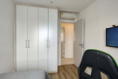 Apartamento à venda com 234m², 4 quartos e 3 vagas Apartamento à venda com 234m², 4 quartos e 3 vagasQuarto 3