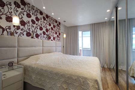 Apartamento à venda com 234m², 4 quartos e 3 vagas Apartamento à venda com 234m², 4 quartos e 3 vagasSuíte