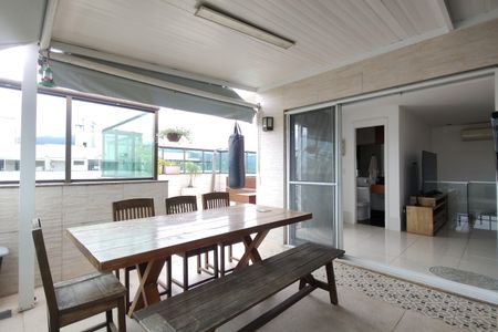 Apartamento à venda com 234m², 4 quartos e 3 vagas Apartamento à venda com 234m², 4 quartos e 3 vagasCobertura