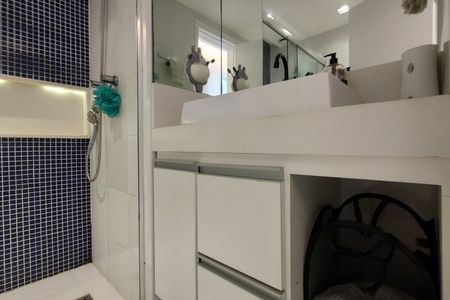 Apartamento à venda com 234m², 4 quartos e 3 vagas Apartamento à venda com 234m², 4 quartos e 3 vagasBanheiro Social