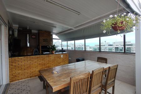 Apartamento à venda com 234m², 4 quartos e 3 vagas Apartamento à venda com 234m², 4 quartos e 3 vagasCobertura