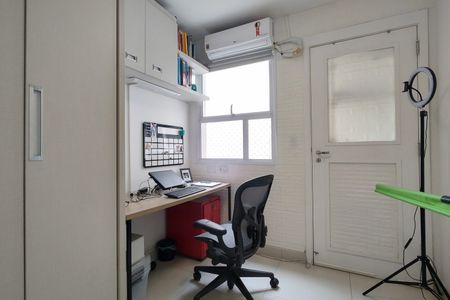 Apartamento à venda com 234m², 4 quartos e 3 vagas Apartamento à venda com 234m², 4 quartos e 3 vagasQuarto