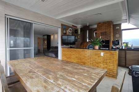 Apartamento à venda com 234m², 4 quartos e 3 vagas Apartamento à venda com 234m², 4 quartos e 3 vagasCobertura