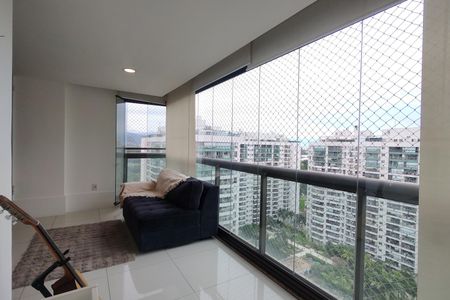 Apartamento à venda com 234m², 4 quartos e 3 vagas Apartamento à venda com 234m², 4 quartos e 3 vagasVaranda da Sala