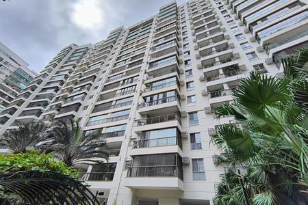 Apartamento à venda com 234m², 4 quartos e 3 vagas Apartamento à venda com 234m², 4 quartos e 3 vagasFachada do bloco