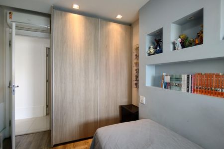 Apartamento à venda com 234m², 4 quartos e 3 vagas Apartamento à venda com 234m², 4 quartos e 3 vagasQuarto 2