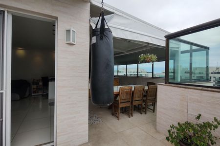 Apartamento à venda com 234m², 4 quartos e 3 vagas Apartamento à venda com 234m², 4 quartos e 3 vagasCobertura