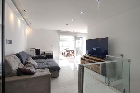 Apartamento à venda com 234m², 4 quartos e 3 vagas Apartamento à venda com 234m², 4 quartos e 3 vagasSala 2