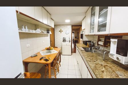 Apartamento à venda com 144m², 3 quartos e 3 vagasCozinha