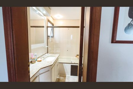 Apartamento à venda com 144m², 3 quartos e 3 vagasBanheiro da Suíte