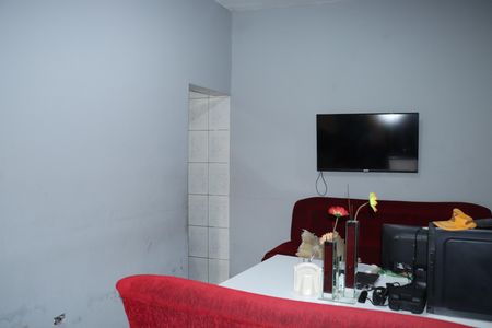 Sala de casa para alugar com 2 quartos, 55m² em Jardim Santo Eduardo, Embu das Artes