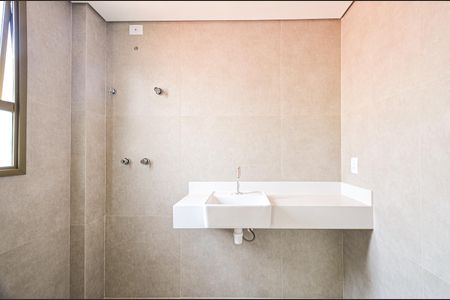 Apartamento à venda com 68m², 2 quartos e 2 vagasBanheiro Suite 2