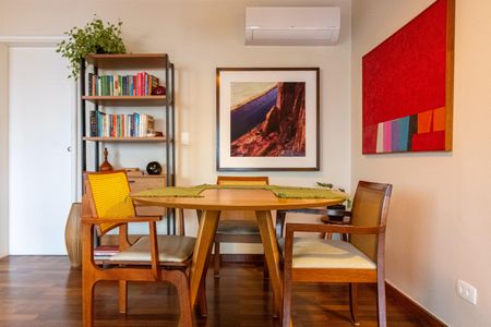 Apartamento à venda com 80m², 2 quartos e 1 vagaSala de Jantar