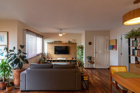 Sala de TV de apartamento à venda com 2 quartos, 80m² em Vila Nova Conceição, São Paulo