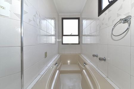 Apartamento à venda com 189m², 3 quartos e 2 vagasBanheiro da Suíte