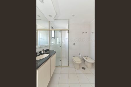 Apartamento à venda com 189m², 3 quartos e 2 vagasBanheiro da Suíte