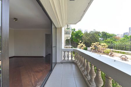 Apartamento à venda com 189m², 3 quartos e 2 vagasVaranda