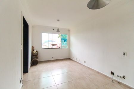 Sala de apartamento para alugar com 2 quartos, 60m² em Jardim Lucinda, São Paulo