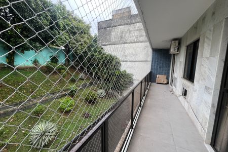 Varanda de apartamento para alugar com 3 quartos, 240m² em Jardim Guanabara, Rio de Janeiro