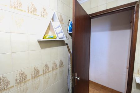 Casa à venda com 160m², 3 quartos e 2 vagas Casa à venda com 160m², 3 quartos e 2 vagasBanheiro