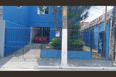 Casa à venda com 160m², 3 quartos e 2 vagas Casa à venda com 160m², 3 quartos e 2 vagasFachada