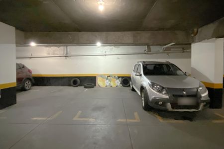 Apartamento à venda com 180m², 4 quartos e 3 vagas Apartamento à venda com 180m², 4 quartos e 3 vagasGaragem