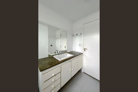 Apartamento à venda com 180m², 4 quartos e 3 vagasBanheiro da Suíte