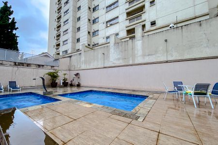 Apartamento à venda com 180m², 4 quartos e 3 vagasÁrea comum - Piscina