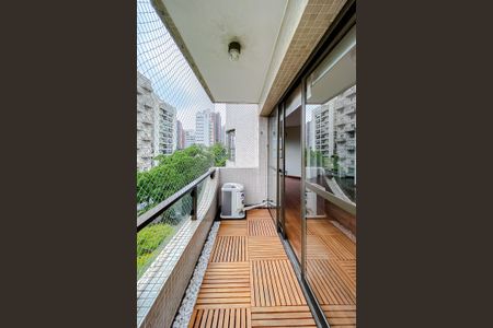 Apartamento à venda com 180m², 4 quartos e 3 vagasVaranda da Sala